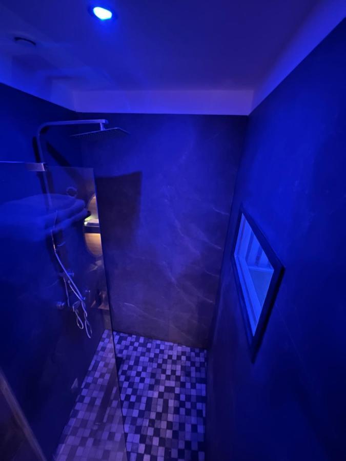 Chic & Jacuzzi Διαμέρισμα Givors Εξωτερικό φωτογραφία