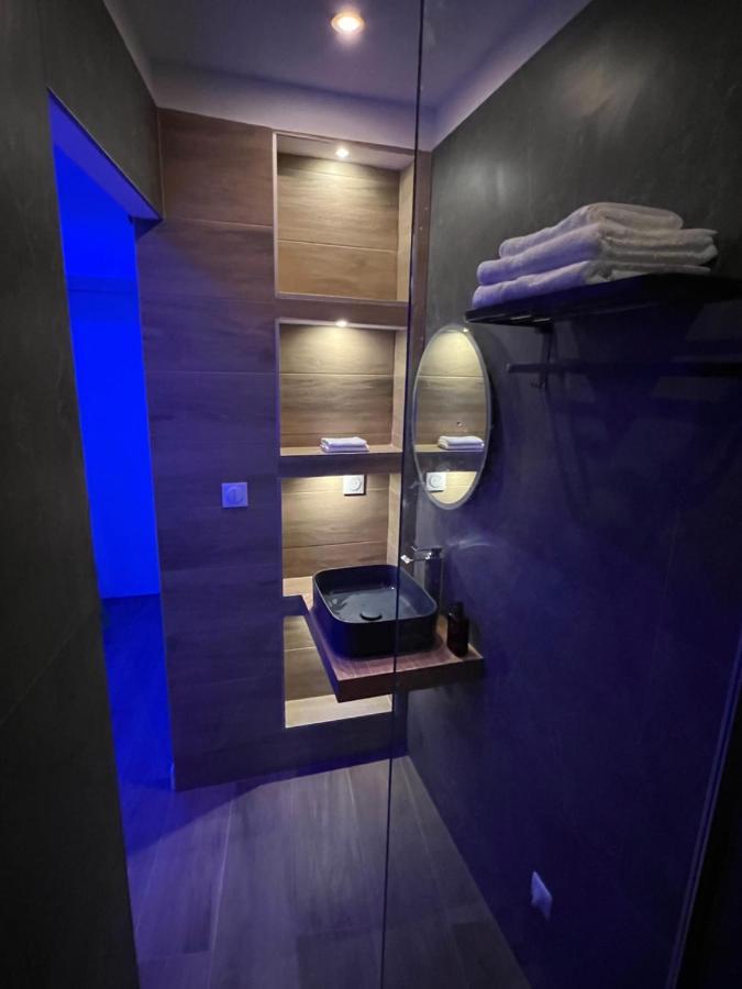 Chic & Jacuzzi Διαμέρισμα Givors Εξωτερικό φωτογραφία